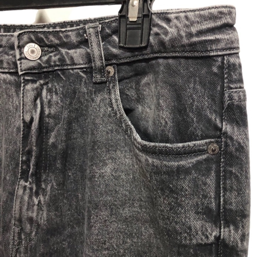 Gray Wash Mom Fit High Waist Jeans - Picture 9 of 12